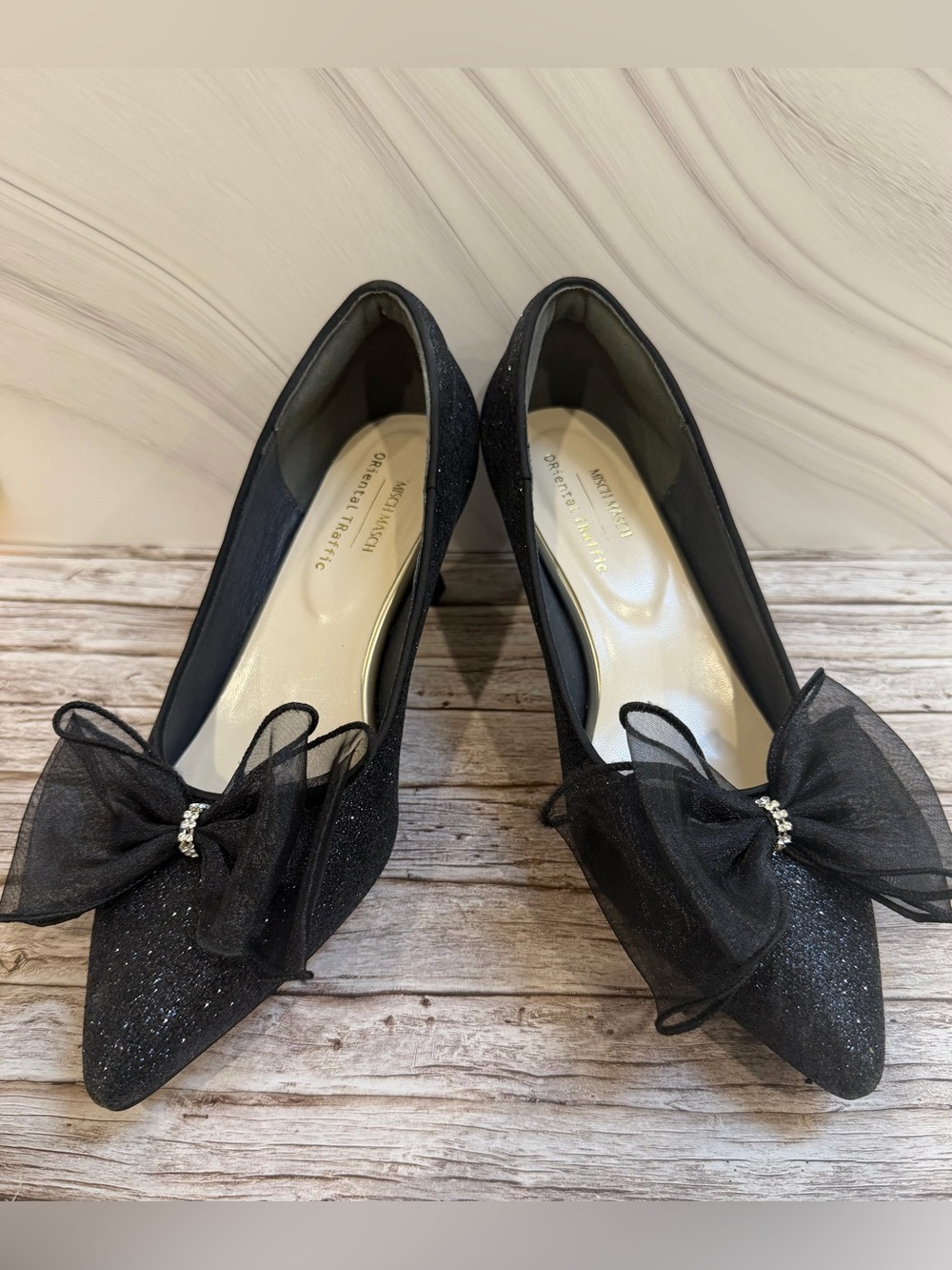 Black Glitter Pointed Toe Pumps with Bow Accent